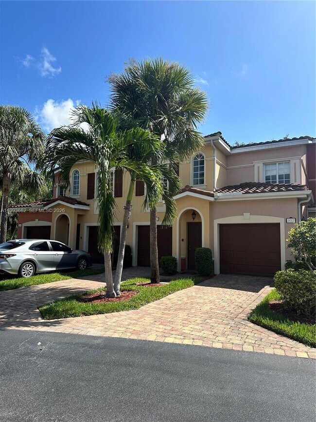 Building Photo - 20257 Royal Villagio Ct