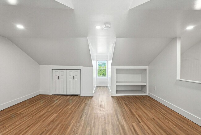 Building Photo - Modern Renovation - Sharpsburg