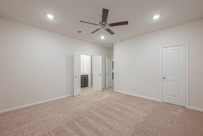 Building Photo - 8014 Fijian Cypress Dr