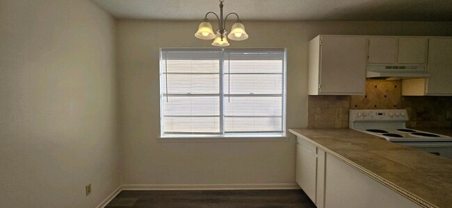 Building Photo - AVAILABLE! 2 Bedroom 2 Bath in Longview!