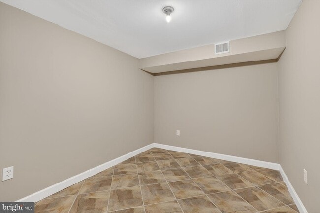 Building Photo - 9534 Braddock Rd