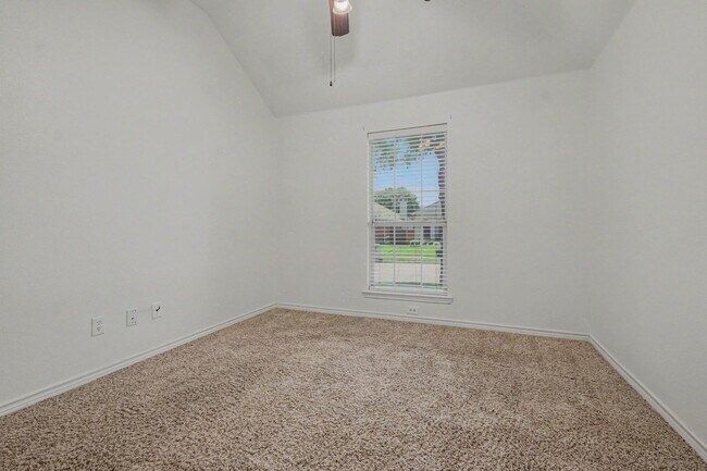 Building Photo - 1707 Briarhollow Dr