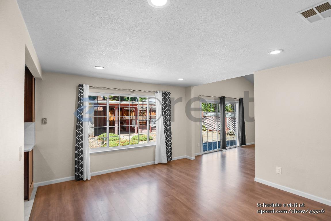 Building Photo - 33525 Bardolph Cir