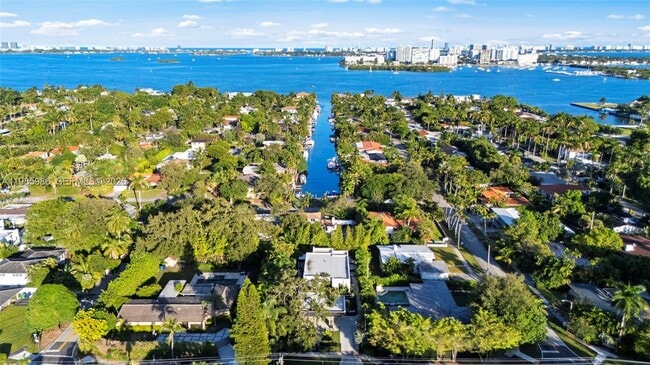 Building Photo - 8625 NE 10th Ave