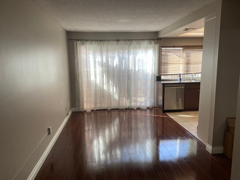 Building Photo - 1445 1st St