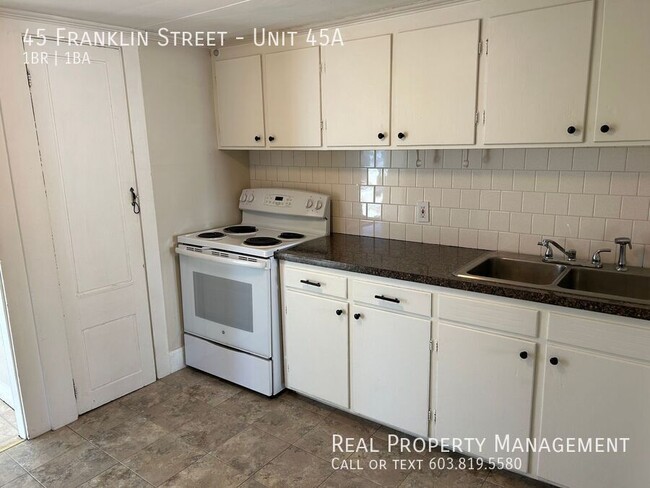 Building Photo - One Bedroom Apartment with Office Space an...