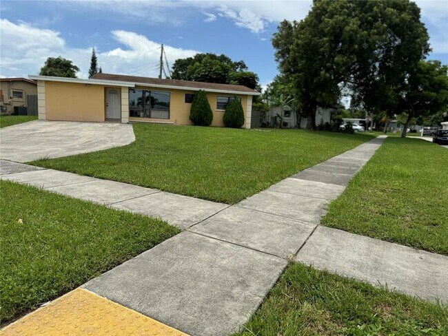 Primary Photo - 6101 NW 18th St