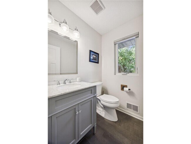 Building Photo - 18620 26th Ave N