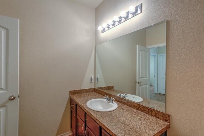 Building Photo - 5141 Grayson Ridge Dr
