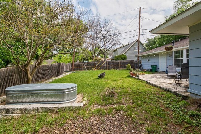 Building Photo - 5608 Cordell Ln