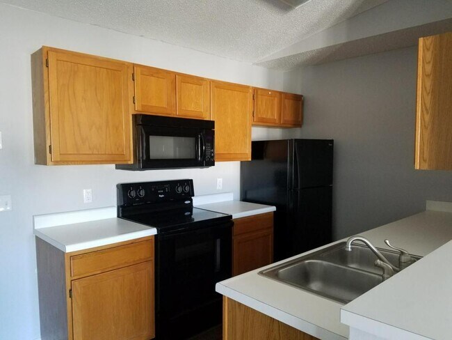 Building Photo - 8641 Southbridge Unit I