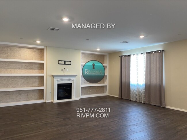 Building Photo - DISCOVER YOUR DREAM RENTAL IN ORANGE CREST...