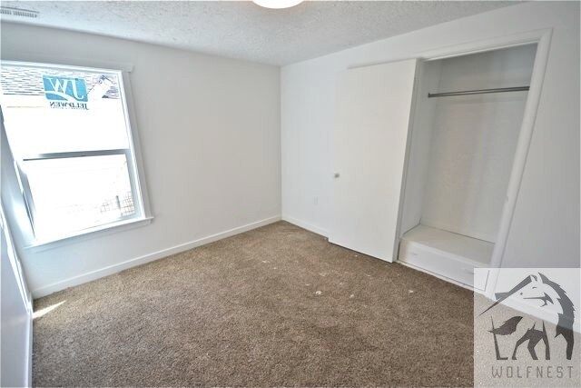 Building Photo - Fantastic 4 Bedroom Riverton Duplex