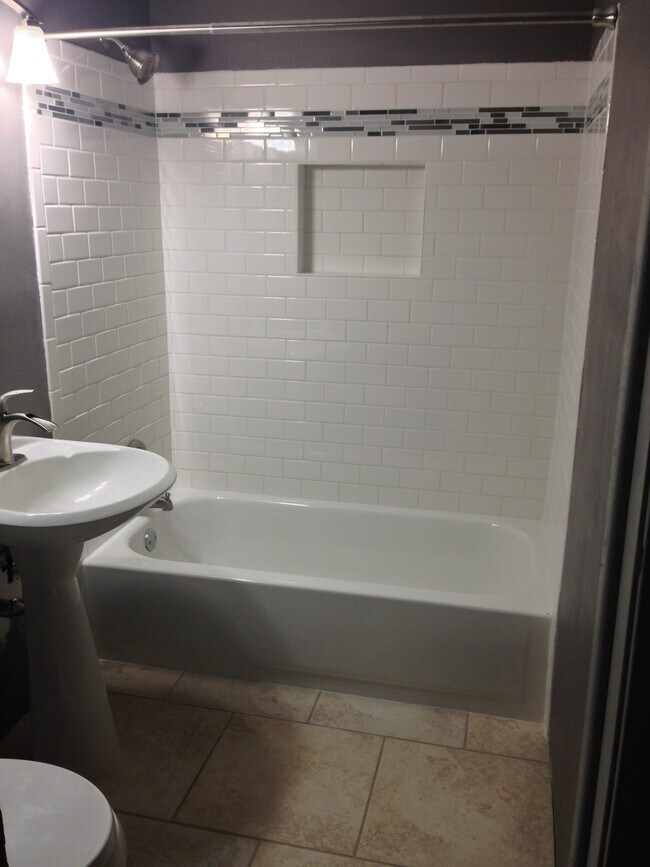 Downstairs Bathroom - 809 E Mosier St