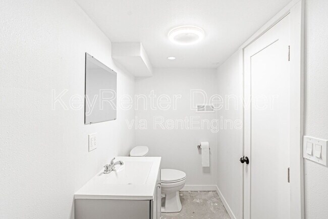Building Photo - 421 N Stuart St