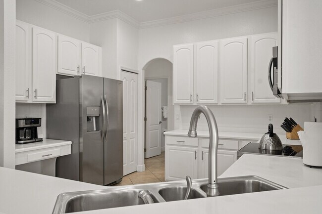Building Photo - 511 Prestwick Dr