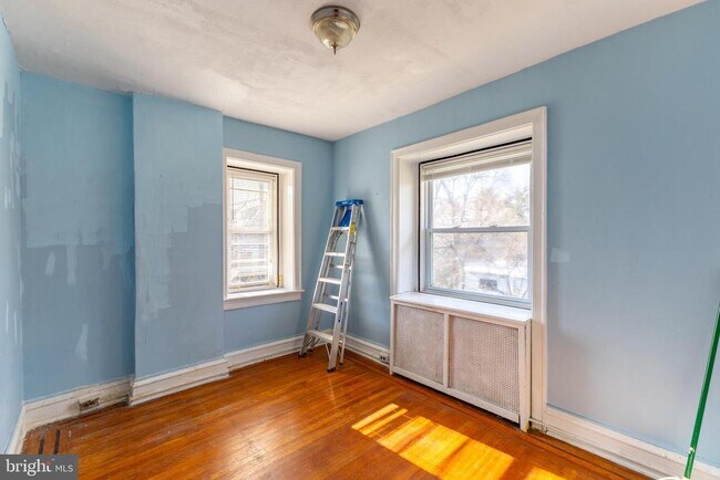 Building Photo - 2216 Georges Ln