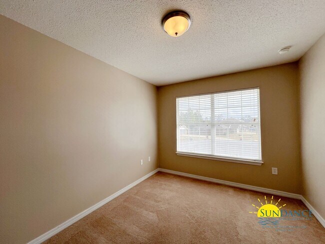 Building Photo - Updated 4 Bedroom Home in Crestview