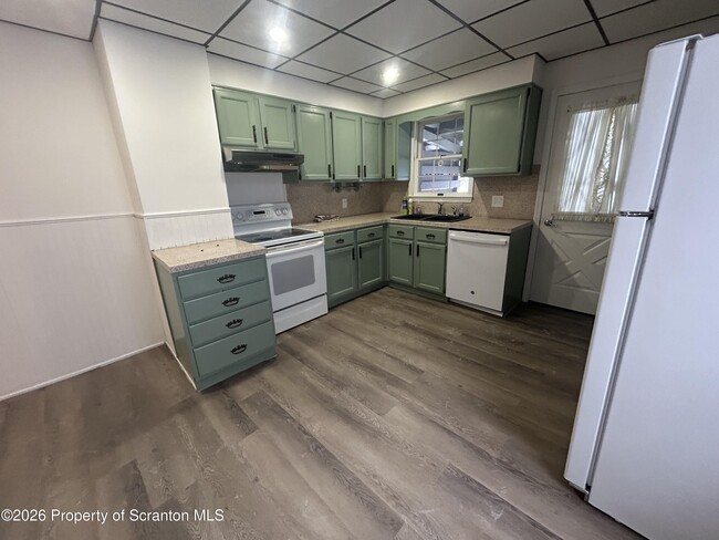 Building Photo - 610-610 N Sumner Ave