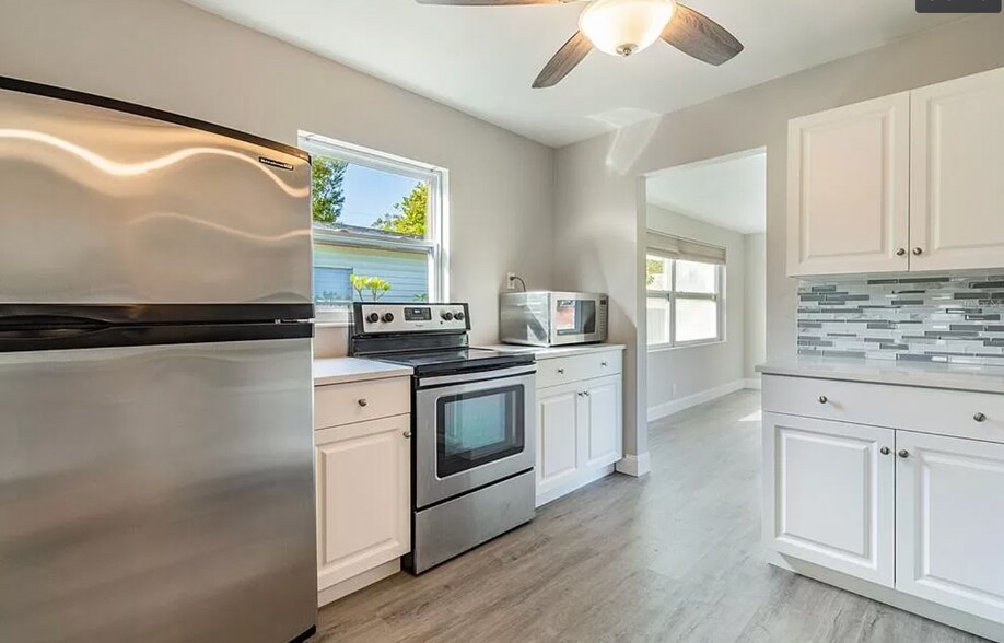 Kitchen - 4012 21st St N