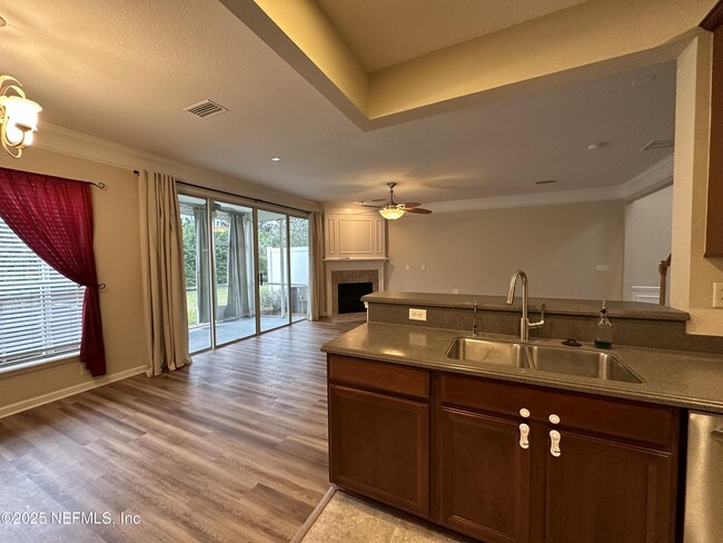 Building Photo - 11197 Castlemain Cir W