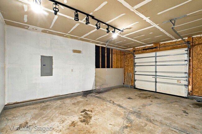 Building Photo - 822 Oakshire Cir