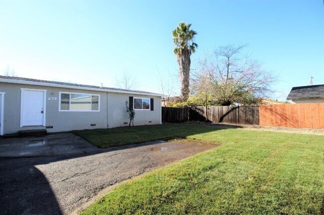 Building Photo - Gorgeous Remodeled Home