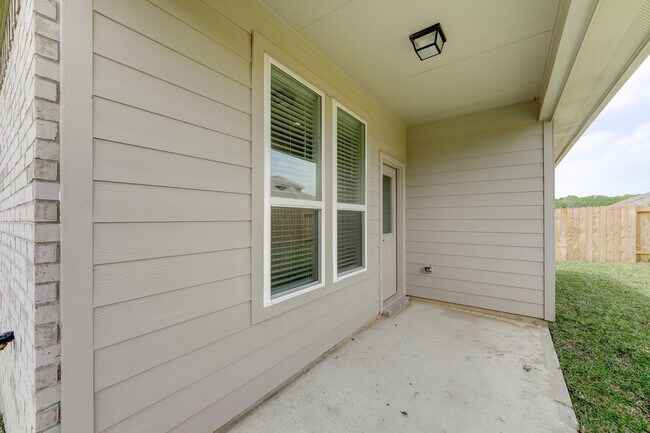 Building Photo - 1229 Red Hills Dr
