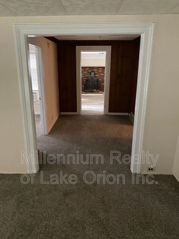 Building Photo - 709 W Dryden Rd