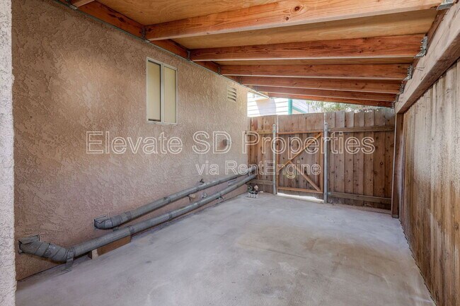 Building Photo - 9430 Winter Gdns Blvd