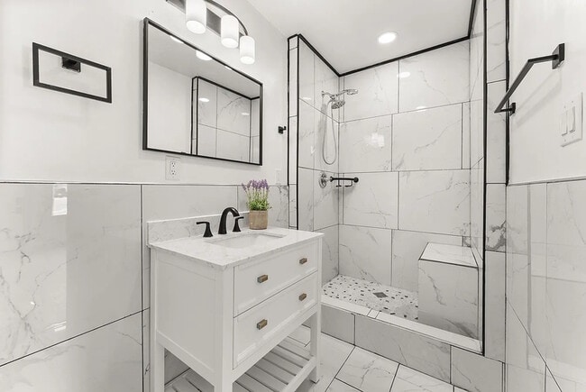 Building Photo - 1814 S 5th St