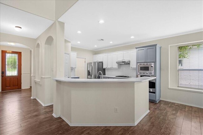 Building Photo - 2225 Speidel Dr