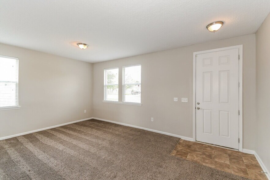 Building Photo - 11384 Cain Oaks Court