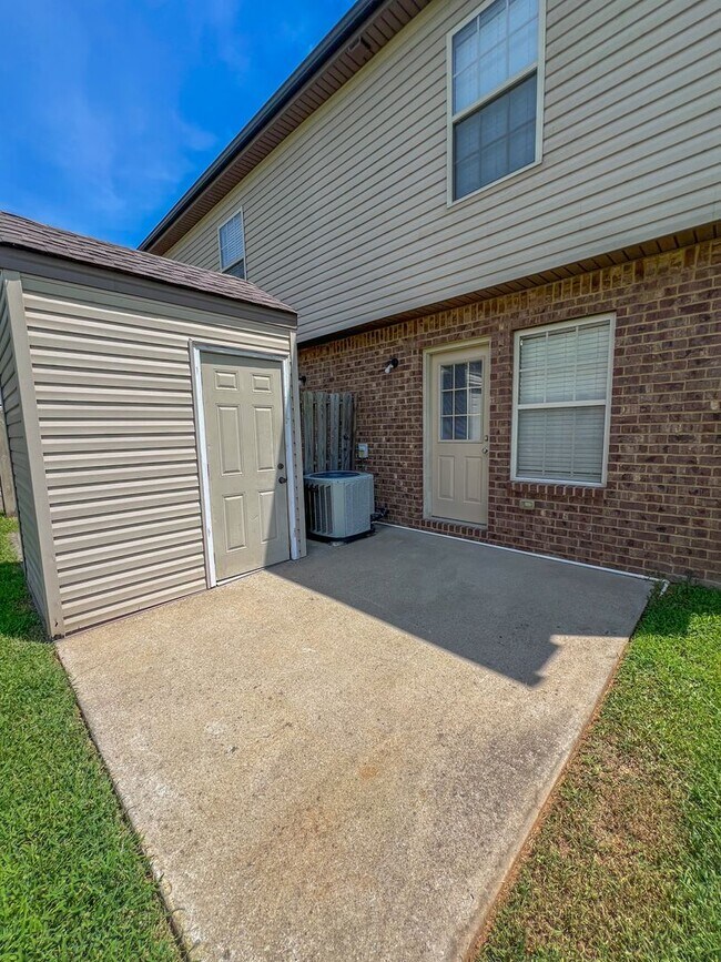 Building Photo - 1604 Railton Ct