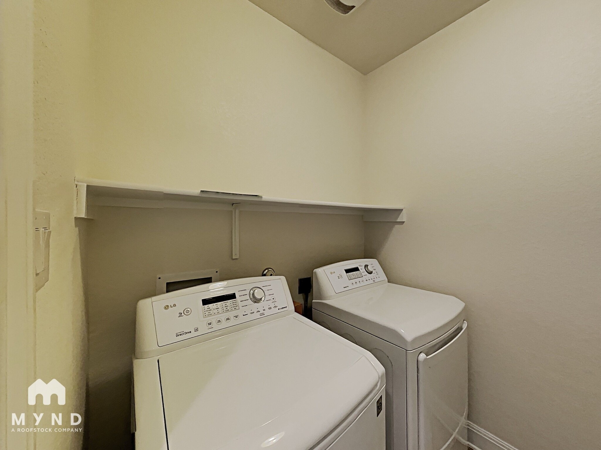 Building Photo - 5805 Sardinia Dr