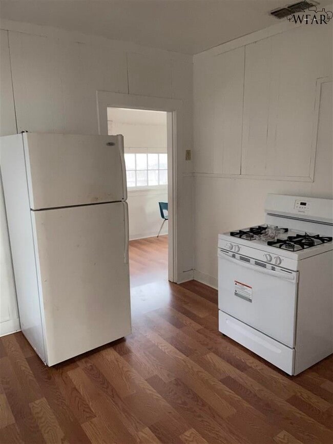 Building Photo - 2215 Taylor St