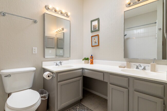 Building Photo - 2700 Ansley Ct