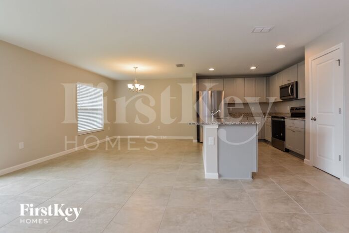 Building Photo - 465 Earhart Dr