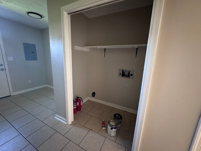 Building Photo - 107 Grogan Cir
