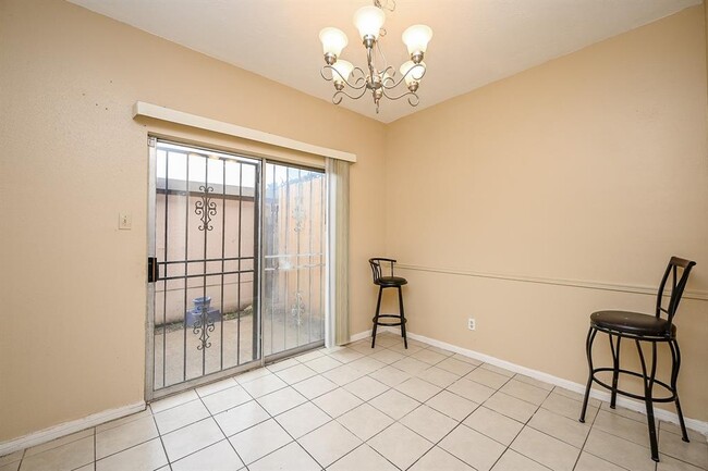 Building Photo - 12300 Brookglade Cir