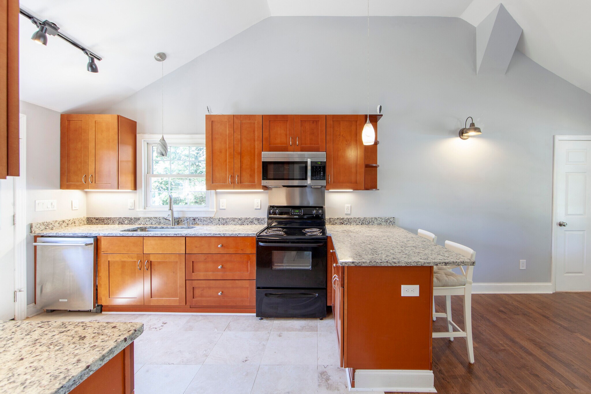 Sink Stove & Microwave - 2660 Roslyn Ave