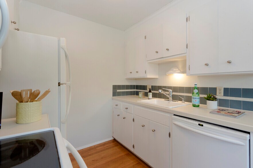 Building Photo - 911 N 73rd St