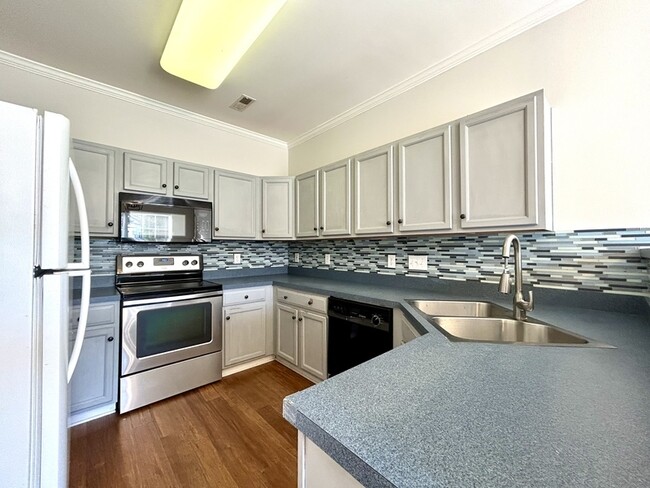 Building Photo - 2132 Sardony Ln