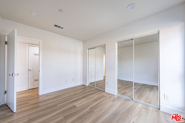 Building Photo - 2057 S Garth Ave