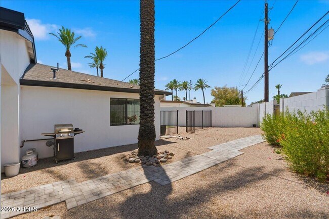 Building Photo - 4214 E Turney Ave