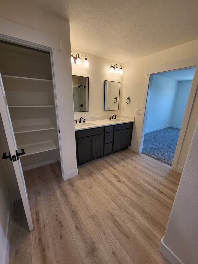 Building Photo - Beautiful Newly Built 3 Bedroom 2.5 Bath Townhome In Sweetgrass!!!!!