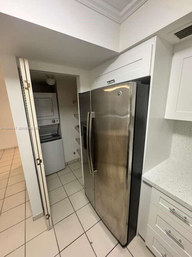 Building Photo - 9140 SW 123rd Ct