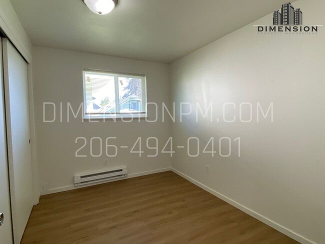 Building Photo - Sheridan Duplex