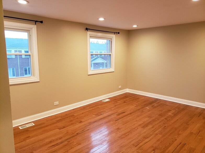 Building Photo - 2128 Rugen Rd