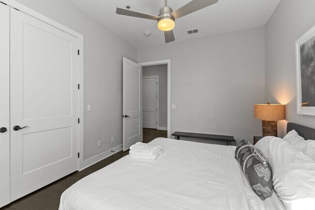 Building Photo - 1224 2nd Ave S